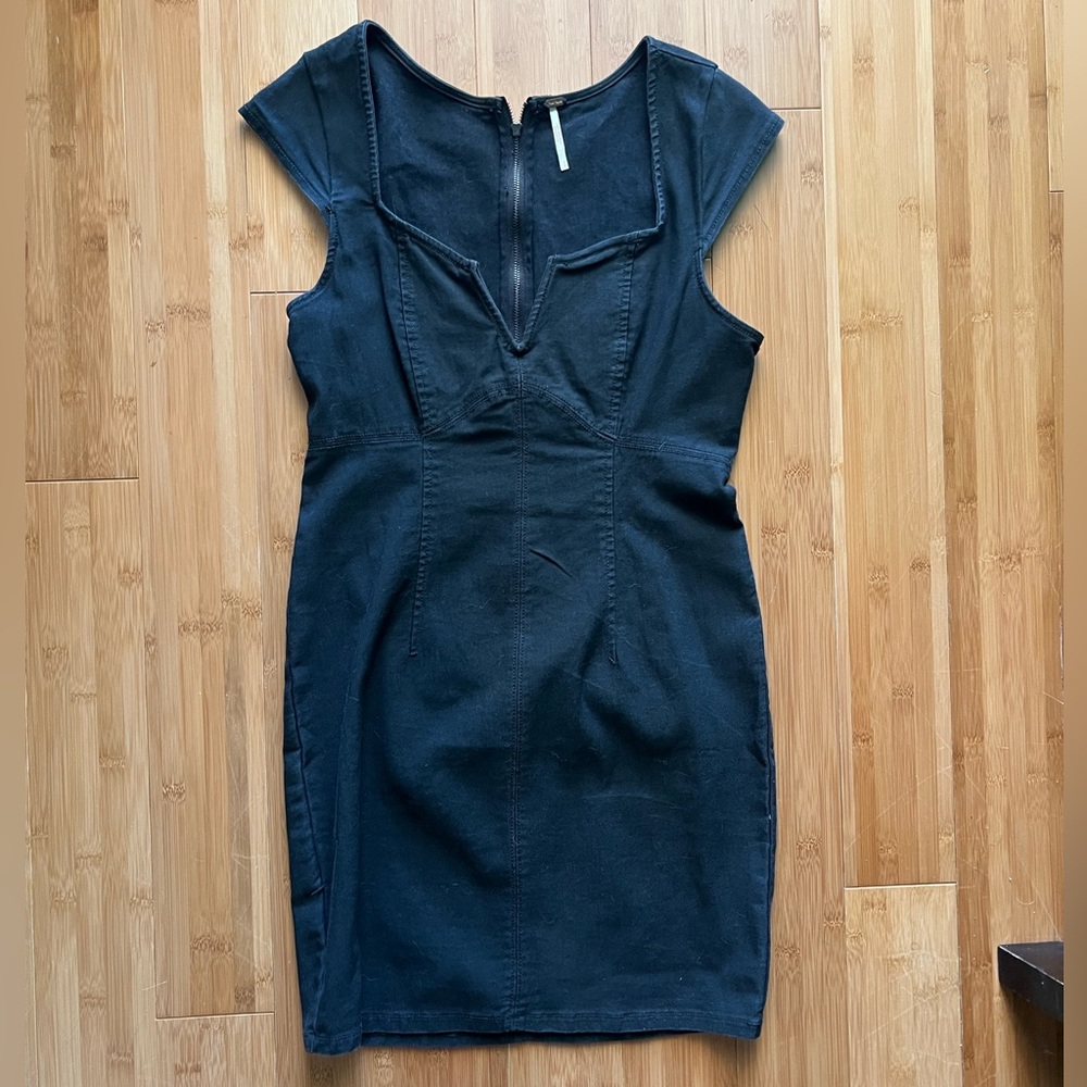 FREE PEOPLE -  Black Dress